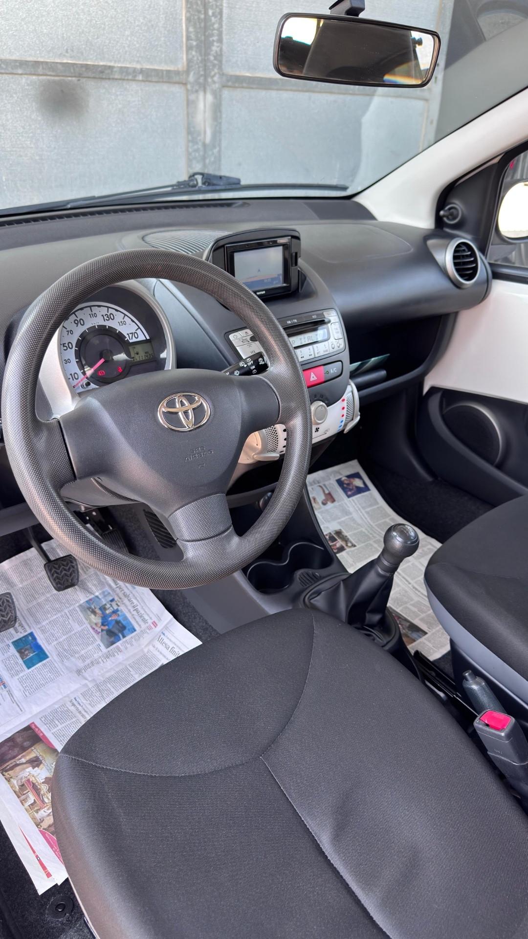 Toyota Aygo 1.0 12V VVT-i 5 porte Active Connect