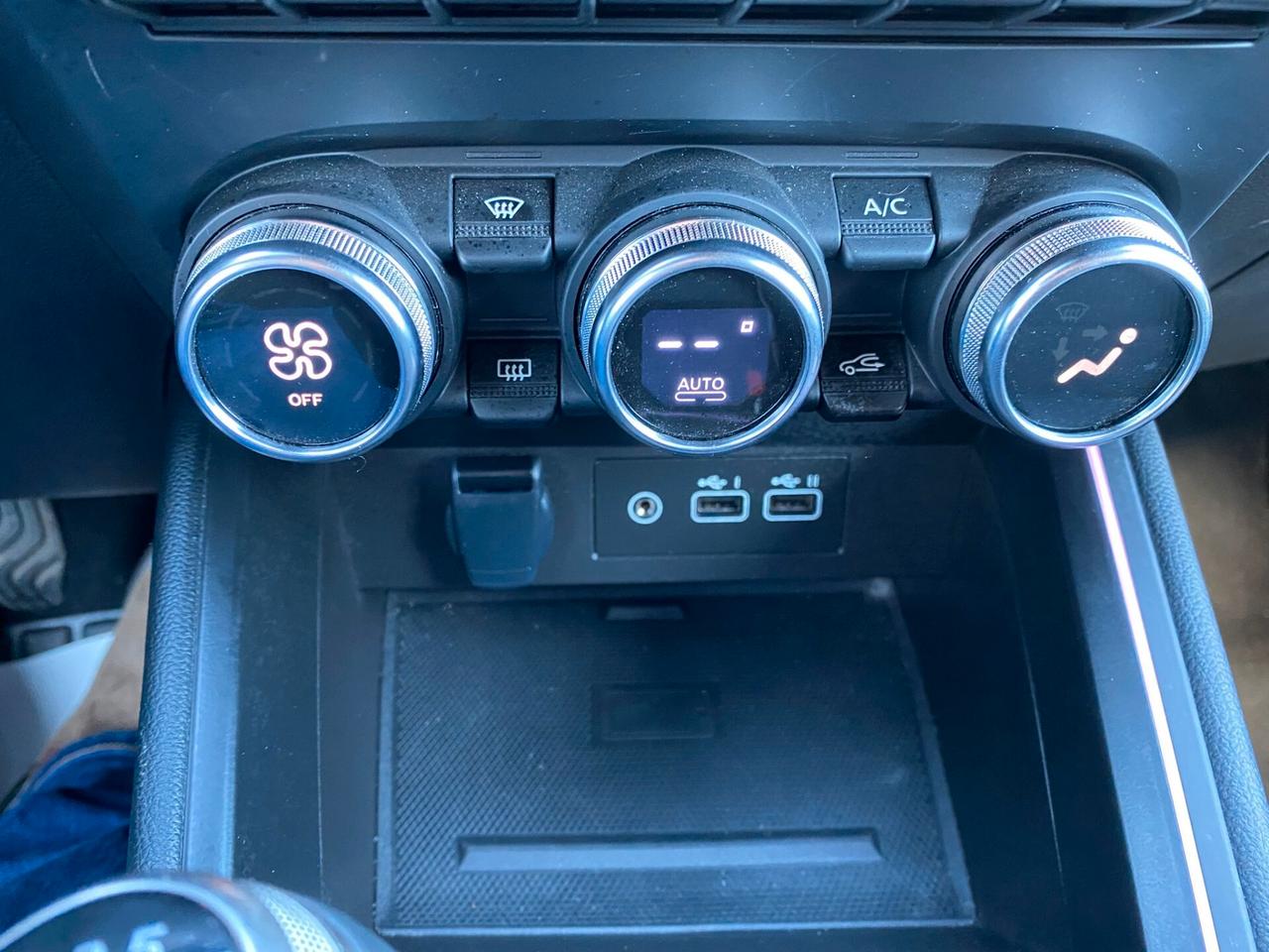 Renault Clio TCe 90 CV 5 porte Techno NAVI ''AZIENDALE''