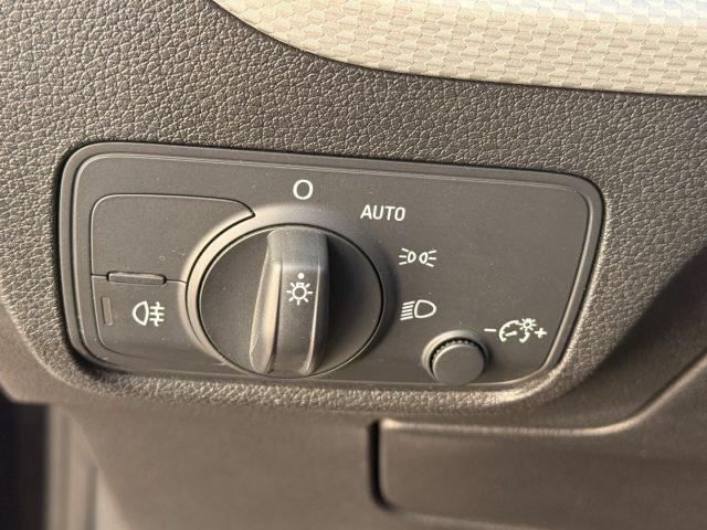 AUDI Q2 30 TDI Business