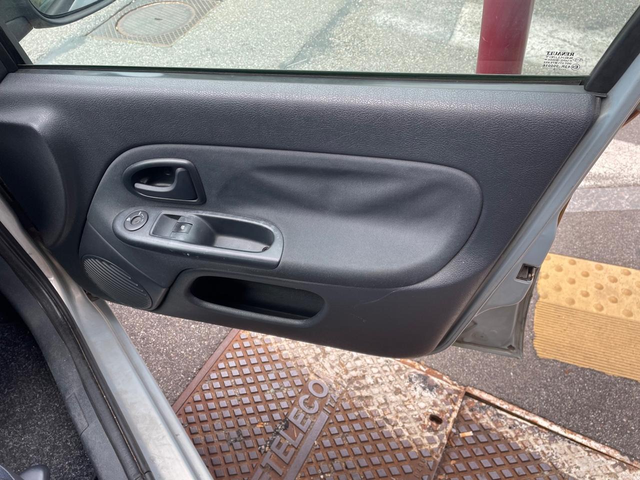Renault Clio 1.2 cat 5 porte Limited/GARANZIA