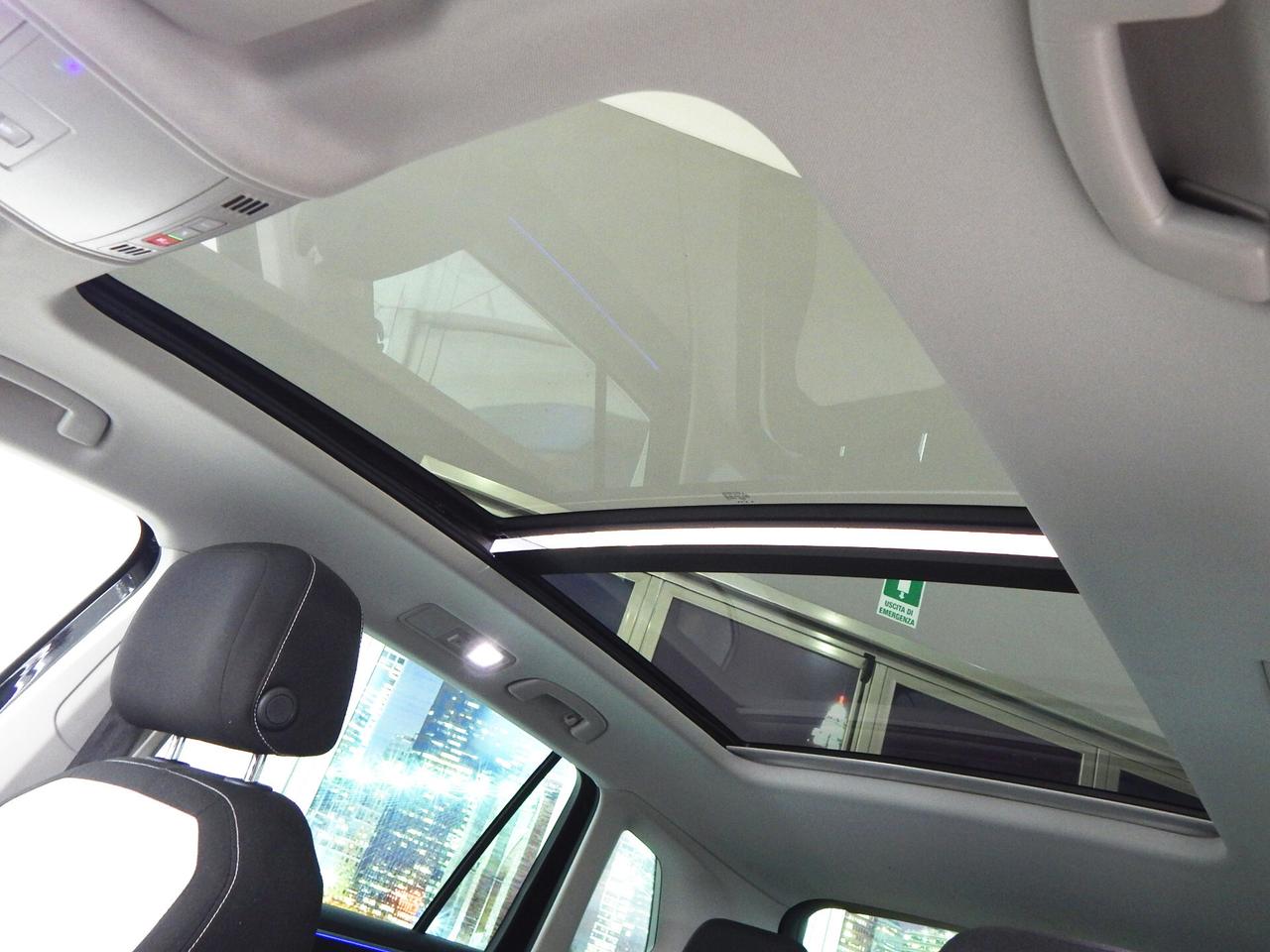 Volkswagen Tiguan 2.0 TDI Elegance 150cv DSG TETTO-NAVI-LED-PARK