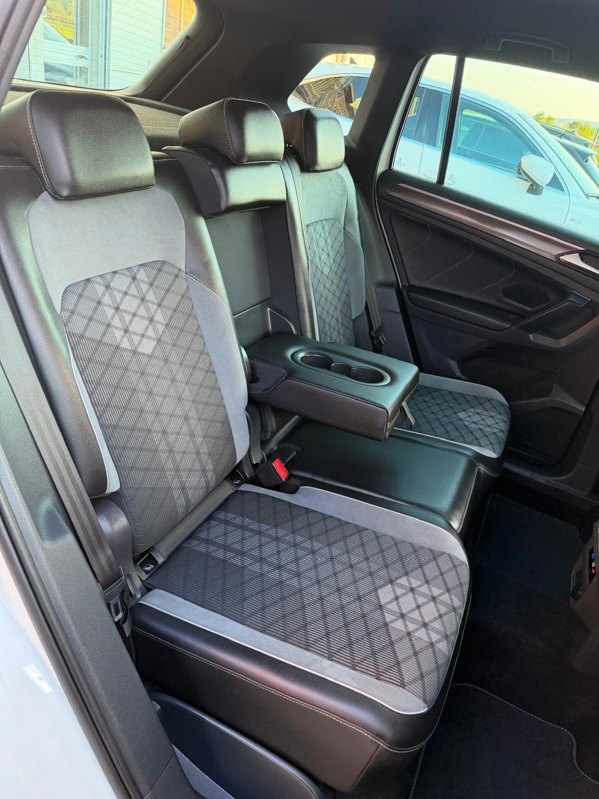 Volkswagen Tiguan 2.0 TDI 150 CV SCR DSG R-Line BIANCO PERLATO