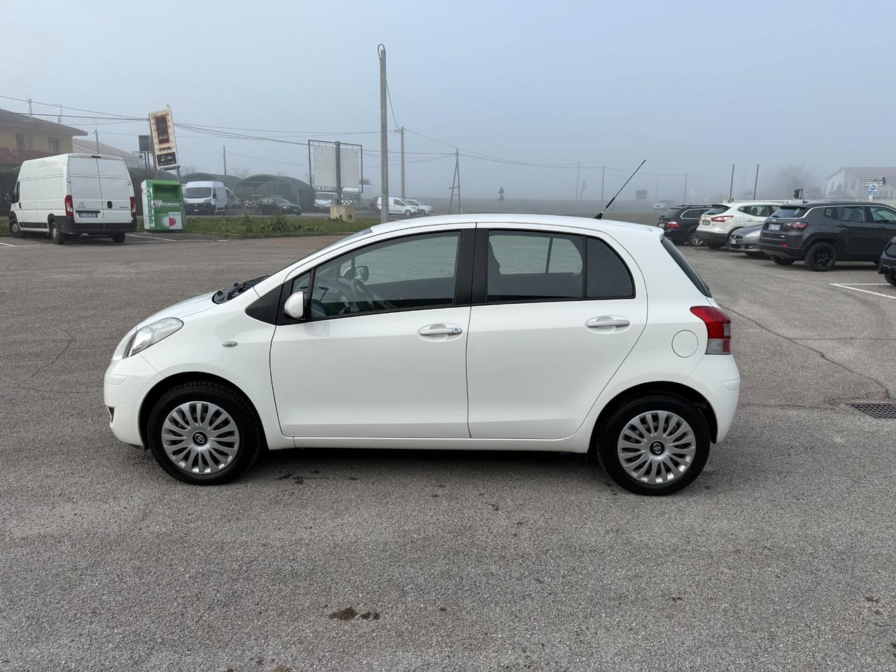 Toyota Yaris 1.0 5 porte Sol