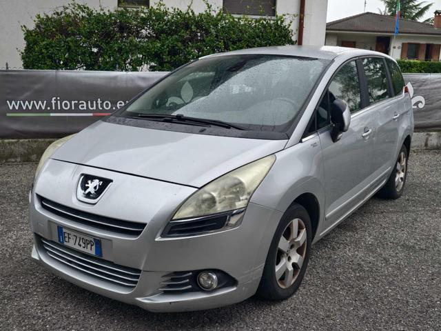 PEUGEOT 5008 1.6 HDi 112CV AUT. Féline