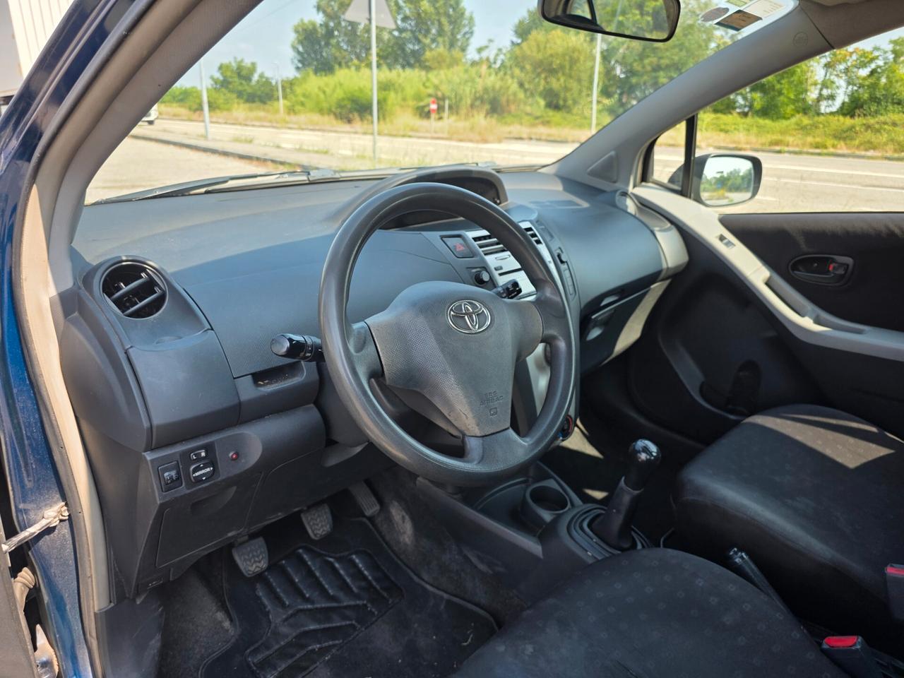 Toyota Yaris 1.0 5 porte