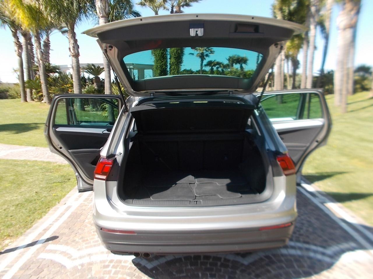 Volkswagen Tiguan 2.0 TDi DSG *FULL OPT* daVETRINA