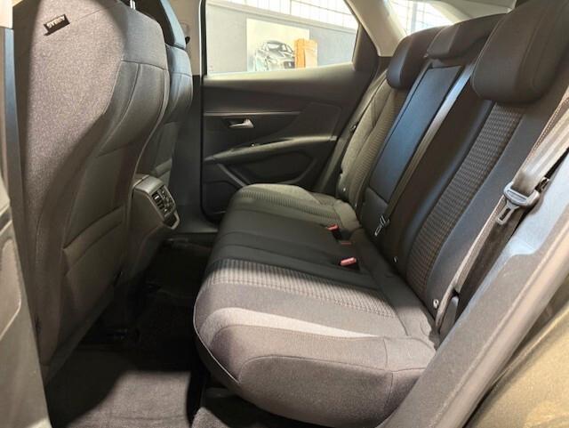 Peugeot 3008 BlueHDi 130 S&S Business
