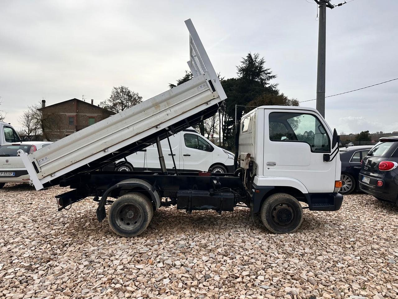 Nissan Cabstar Cabstar-E 110.35 3.0 Tdi PM-RG Cab. L