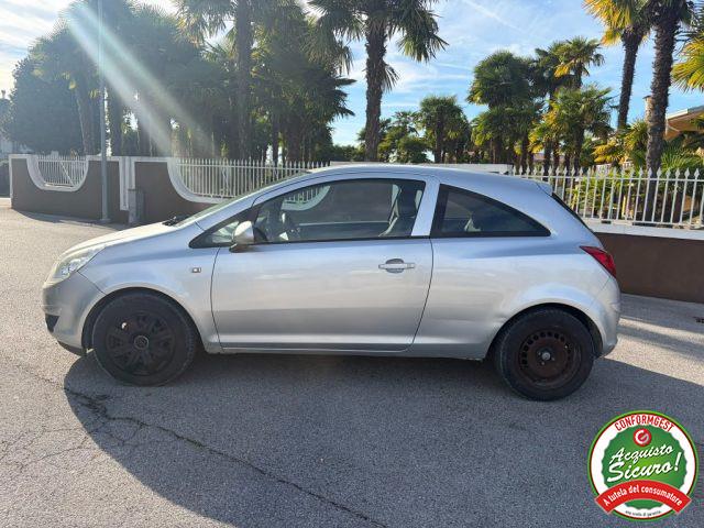 OPEL Corsa 1.2 3 porte Club
