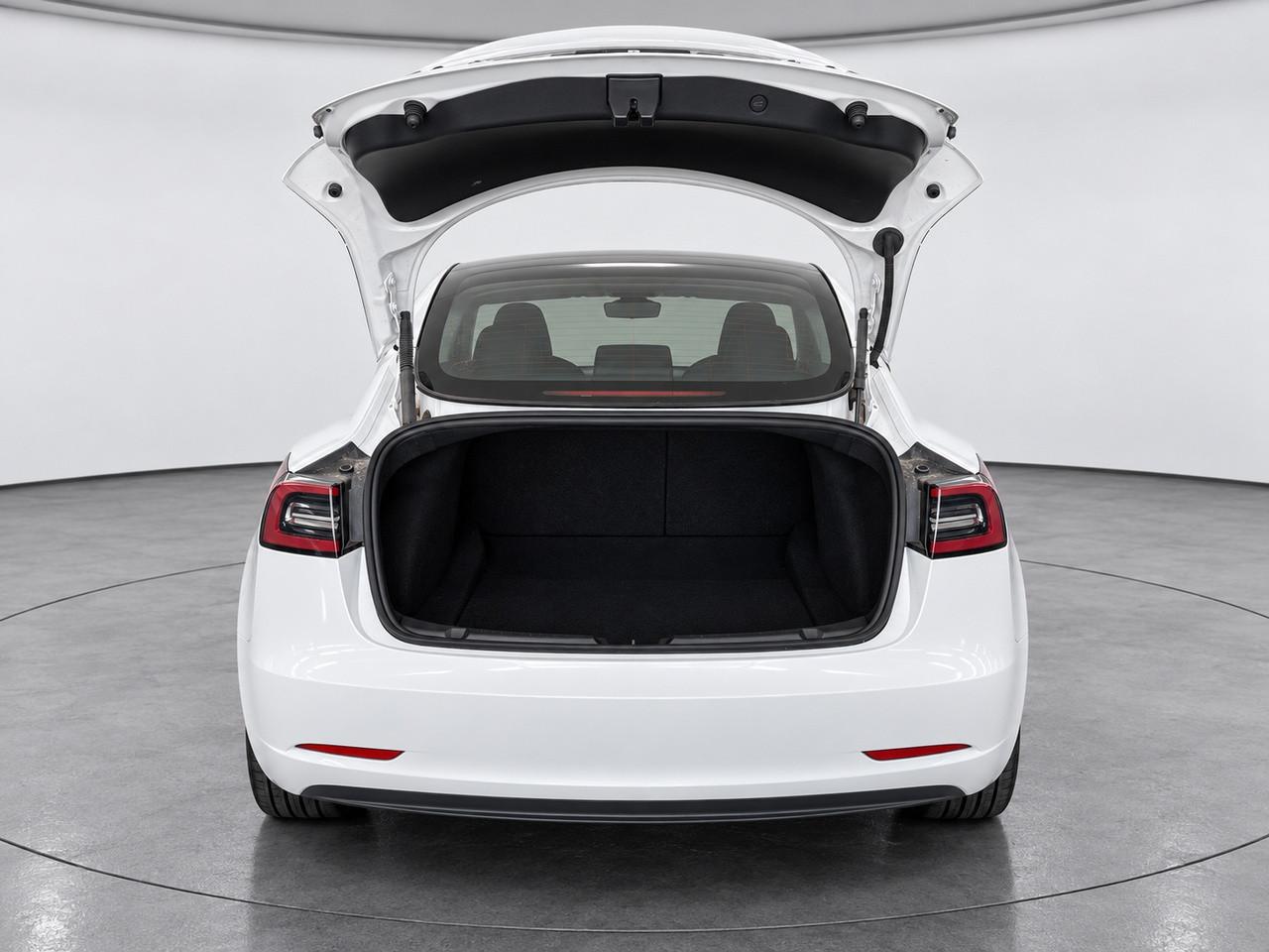 TESLA Model 3 - Model 3 Long Range rwd
