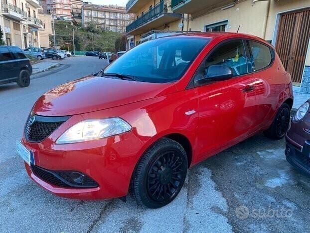 Lancia Ypsilon 1.0 FireFly 5 porte S&S Hybrid Ecoc