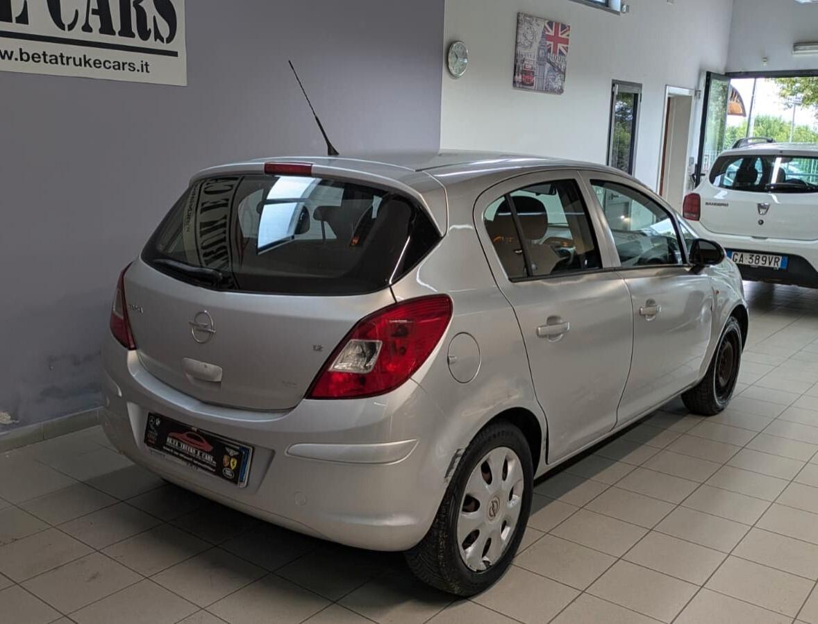 Opel Corsa 1.2 5 porte Cosmo