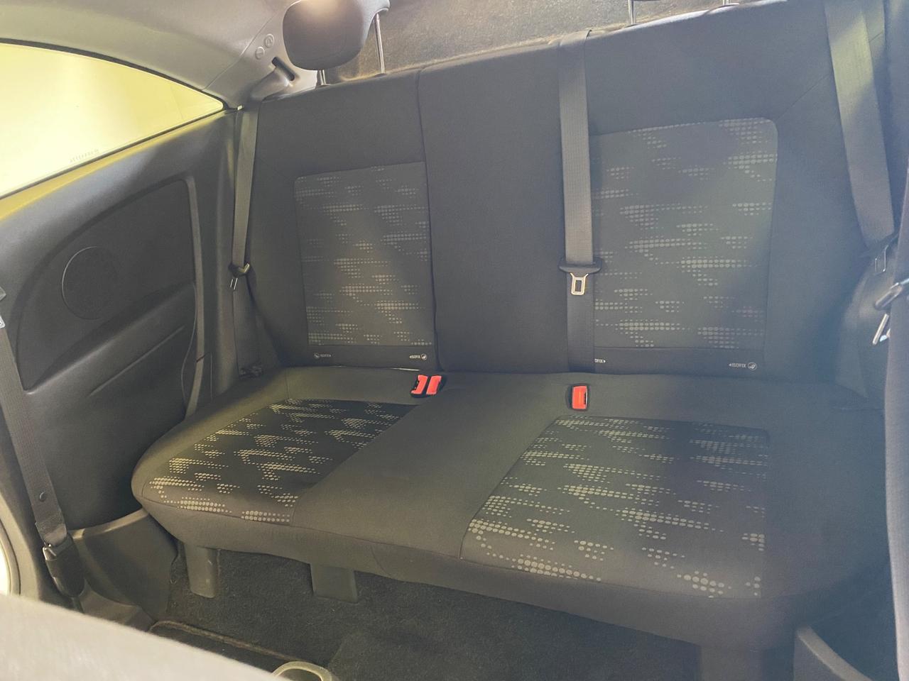 Opel Corsa 1.2 3 porte b-color
