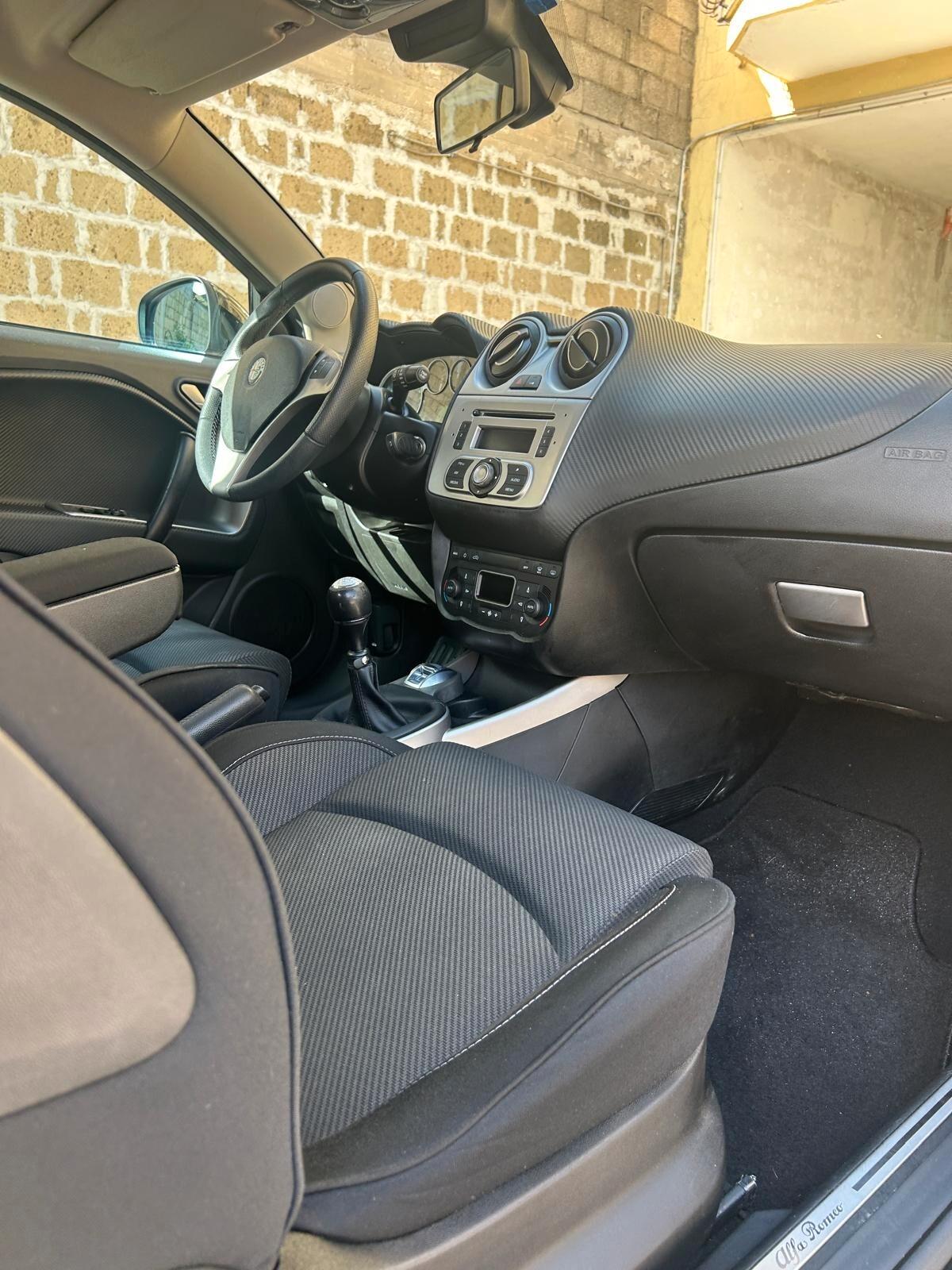 Alfa Romeo MiTo 1.3 MJT Distinctive 2011