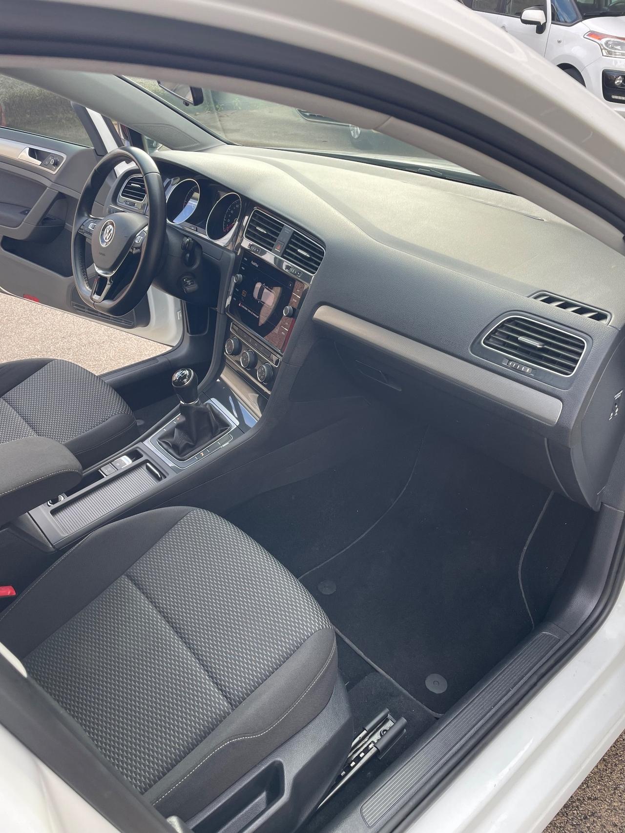 VOLKSWAGEN GOLF 7.5 1.6 TDI 90 CV SPORT DAL NORD ITALIA ADATTA PER NEOPATENTATI