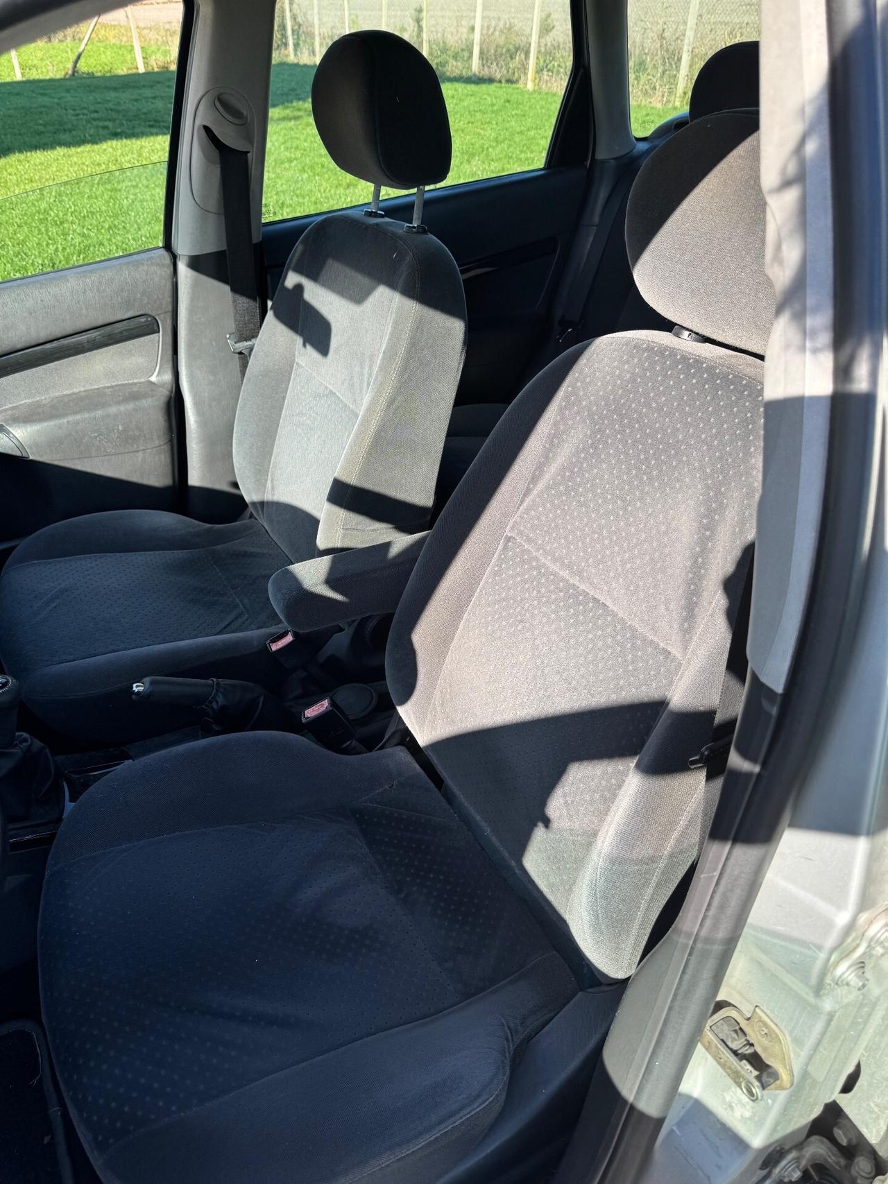 Ford Focus 1.6i station wagon