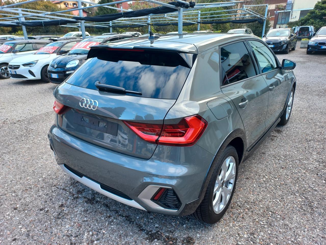 Audi A1 allstreet 30 TFSI Identity Contrast