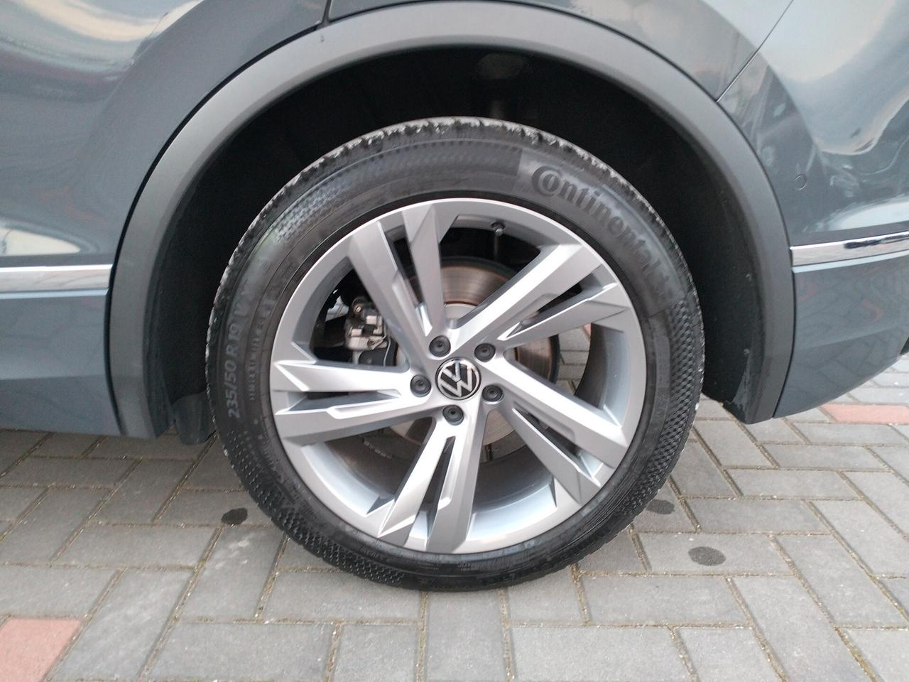 Volkswagen Tiguan 2.0 TDI 150 CV SCR DSG R-Line