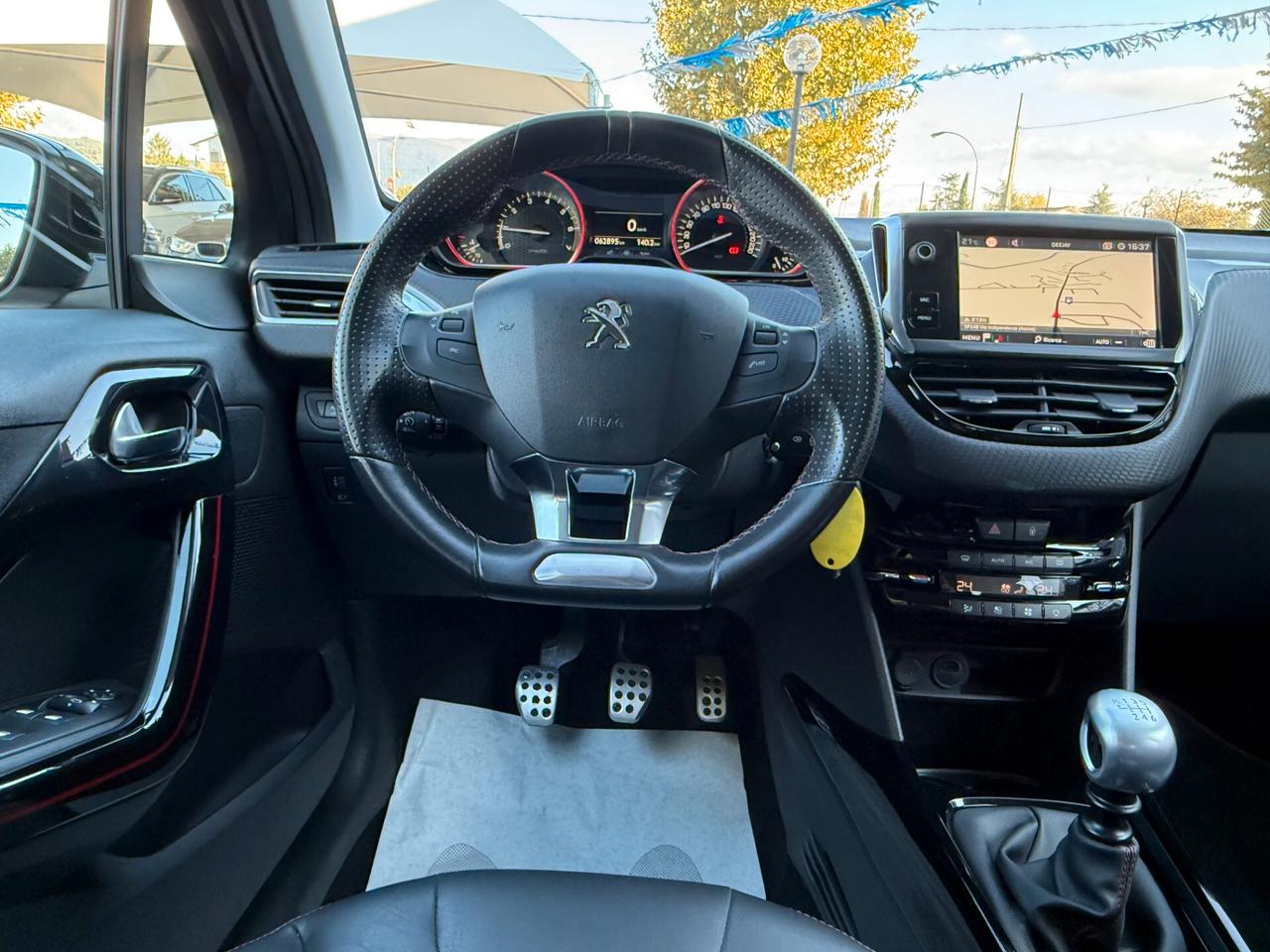 " UNA CHICCA " Peugeot 2008 Pure Turbo GT Line