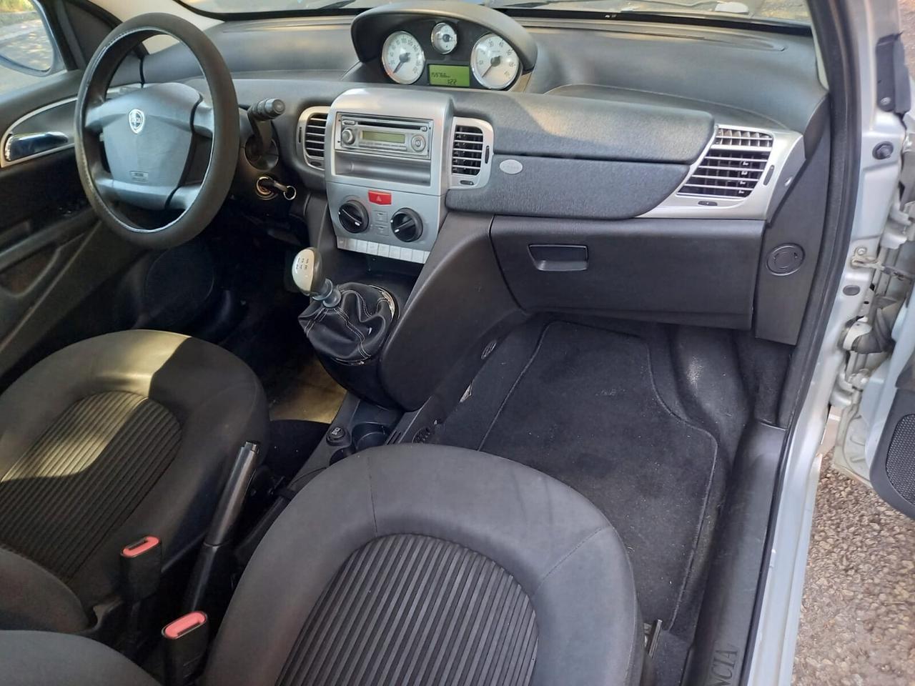Lancia Ypsilon 1.2 Argento NEOPATENTATI GARANZIA 12 MESI