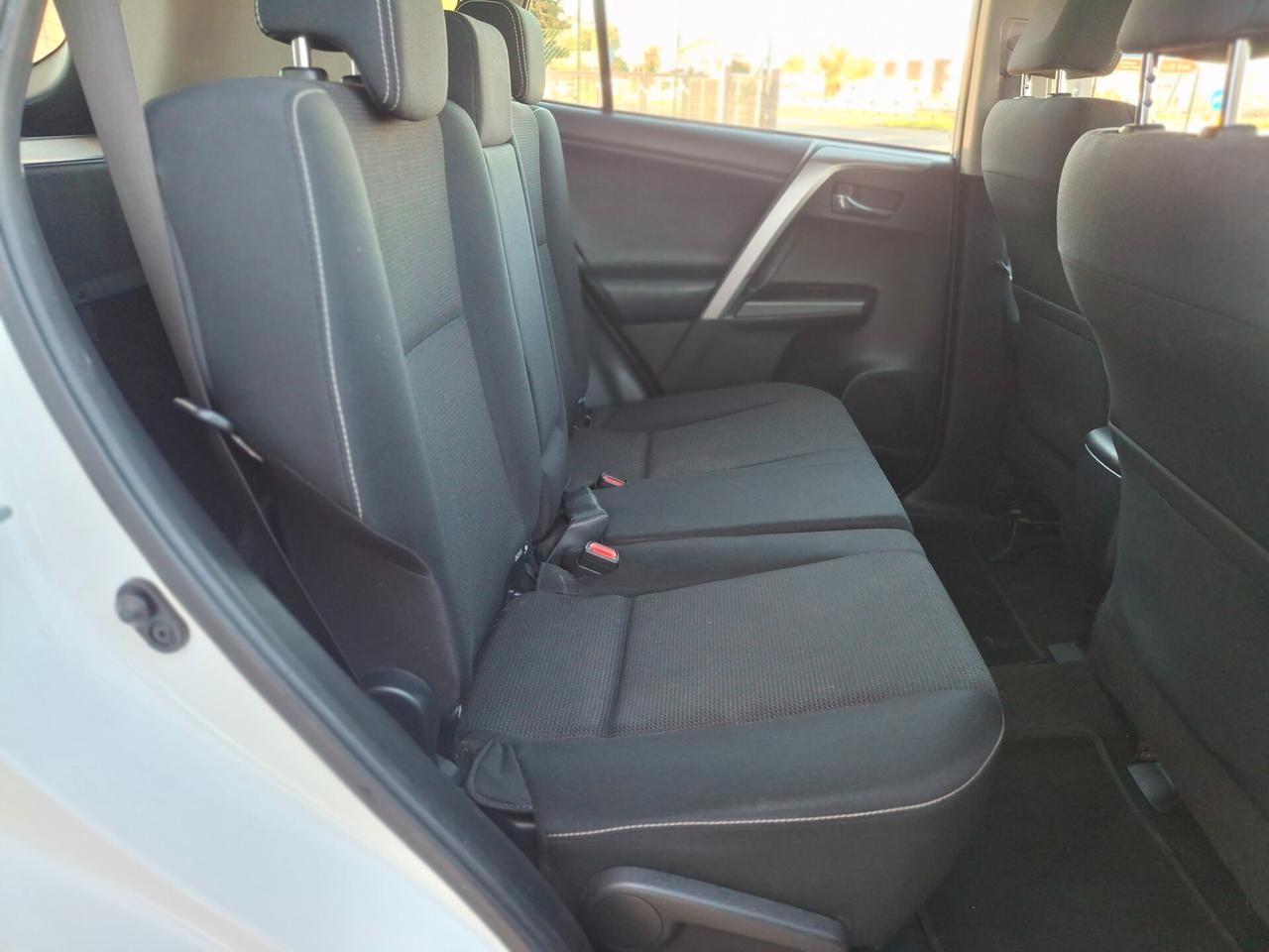 Toyota RAV 4 RAV4 2.0 D-4D 2WD Style