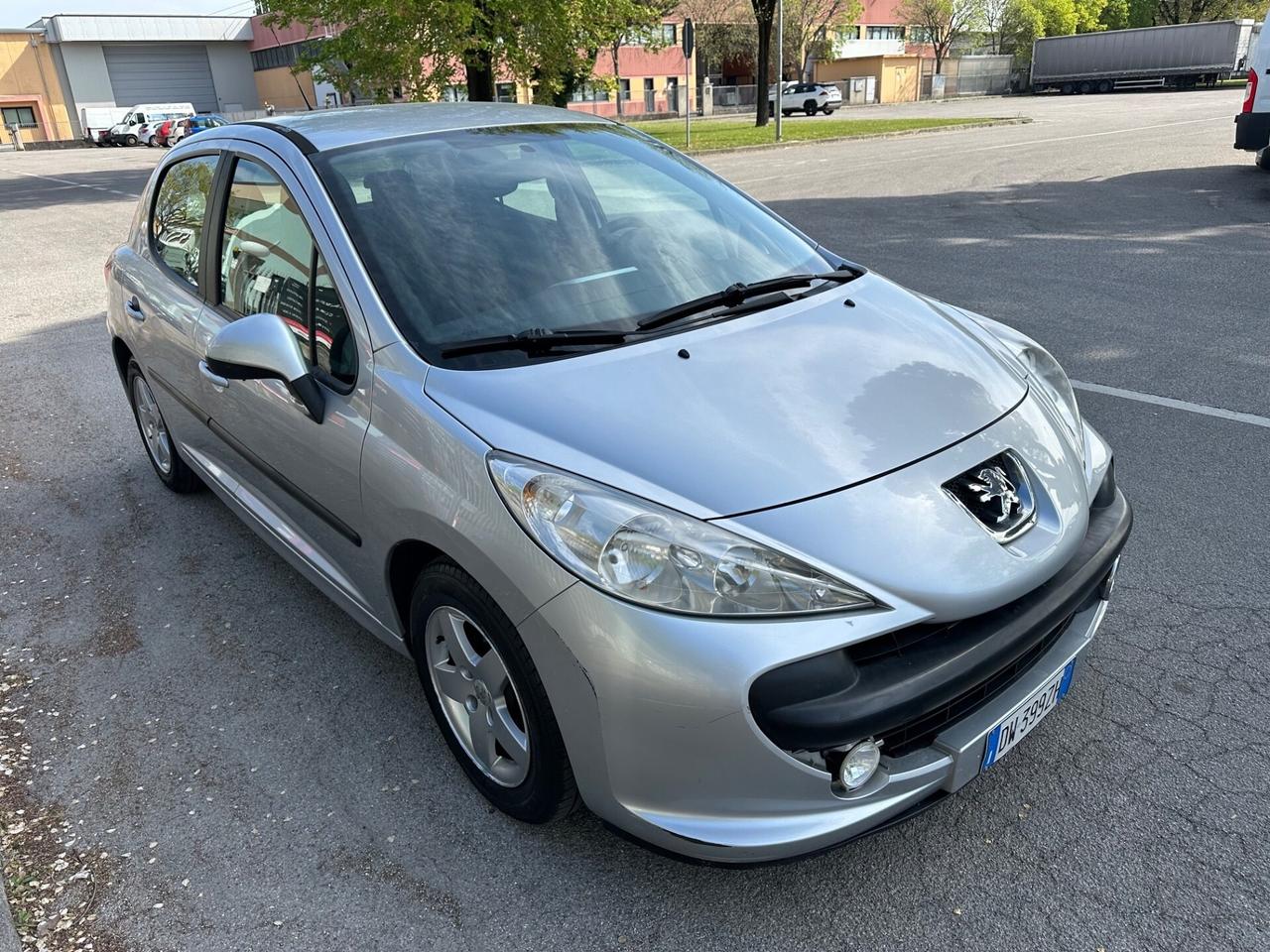 Peugeot 207 1.4 8V 75CV 5p. X Line ECO GPL
