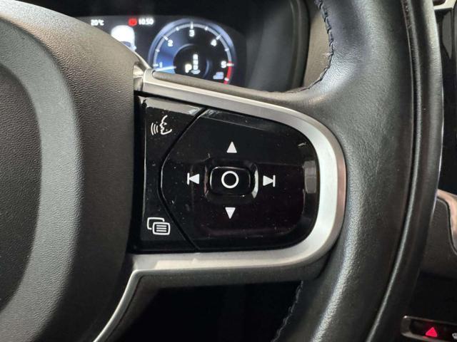 VOLVO XC90 B5 (d) AWD Geartronic 7 posti Momentum Pro