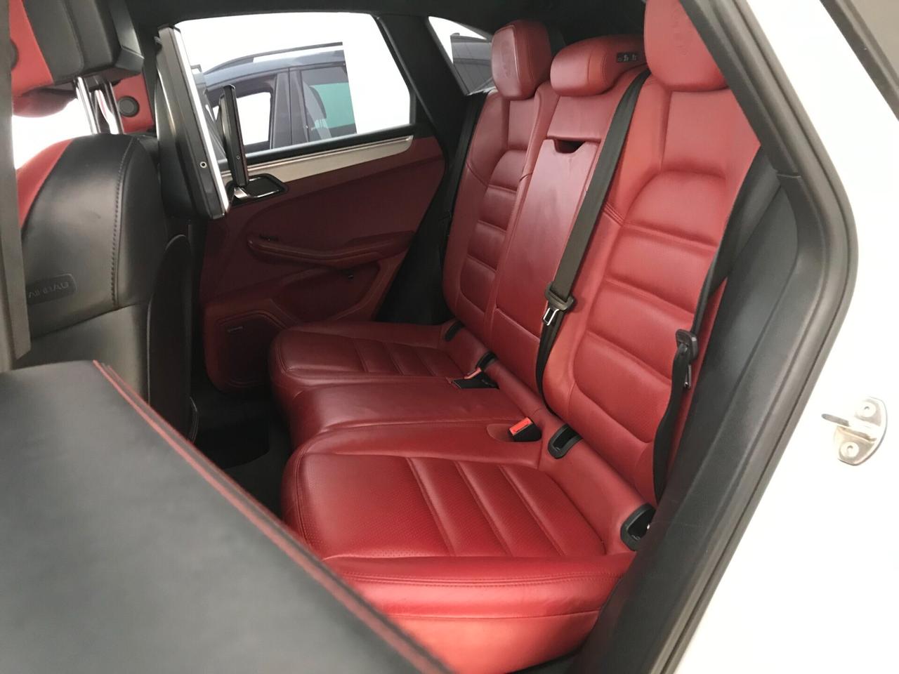 Porsche Macan 3.6 Turbo V6 400cv service Porsche