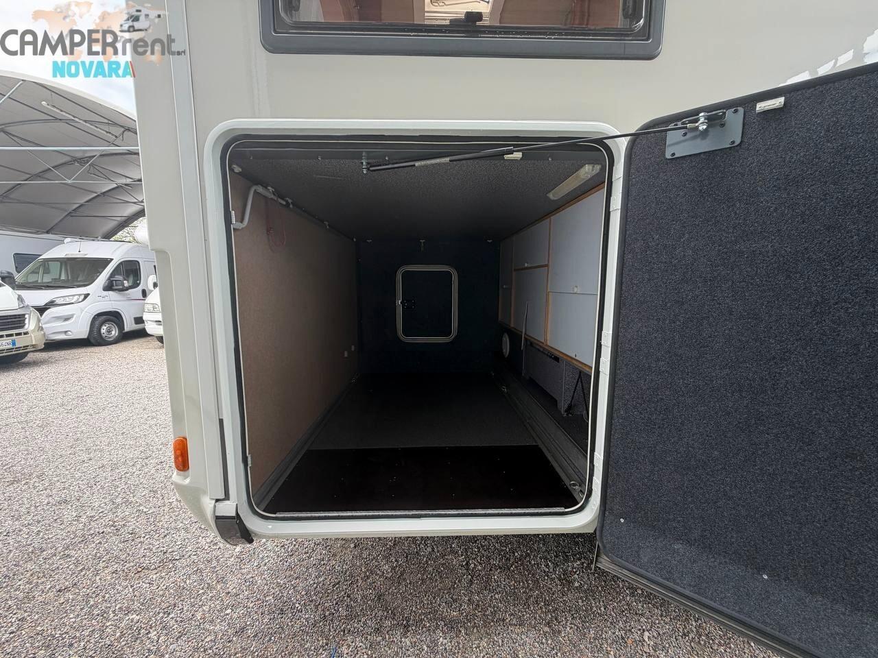 Carthago CHIC I 47 - MOTORHOME LETTO MATRIMONIALE E GARAGE