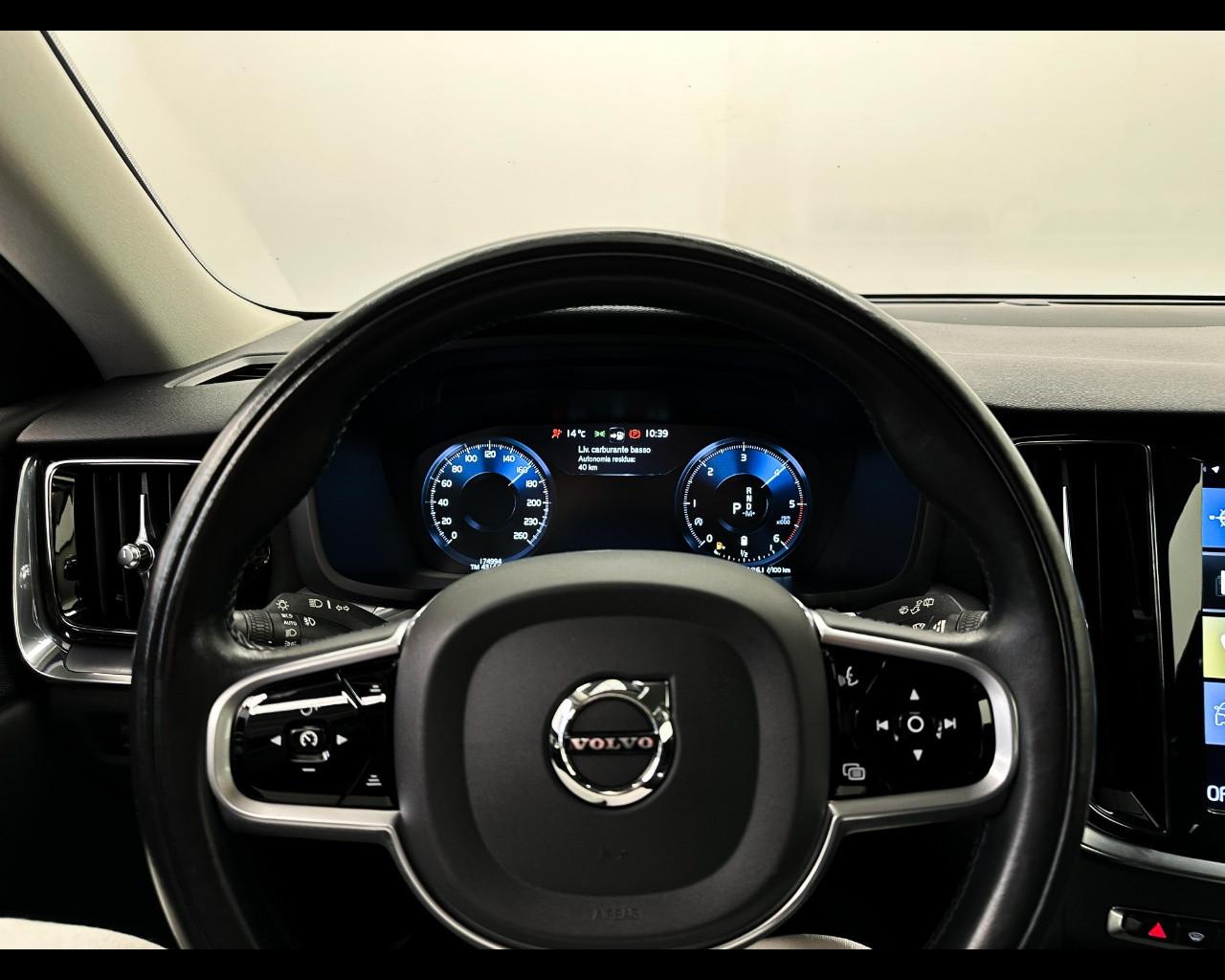 VOLVO V60 B4 (d) Geartronic Momentum Business