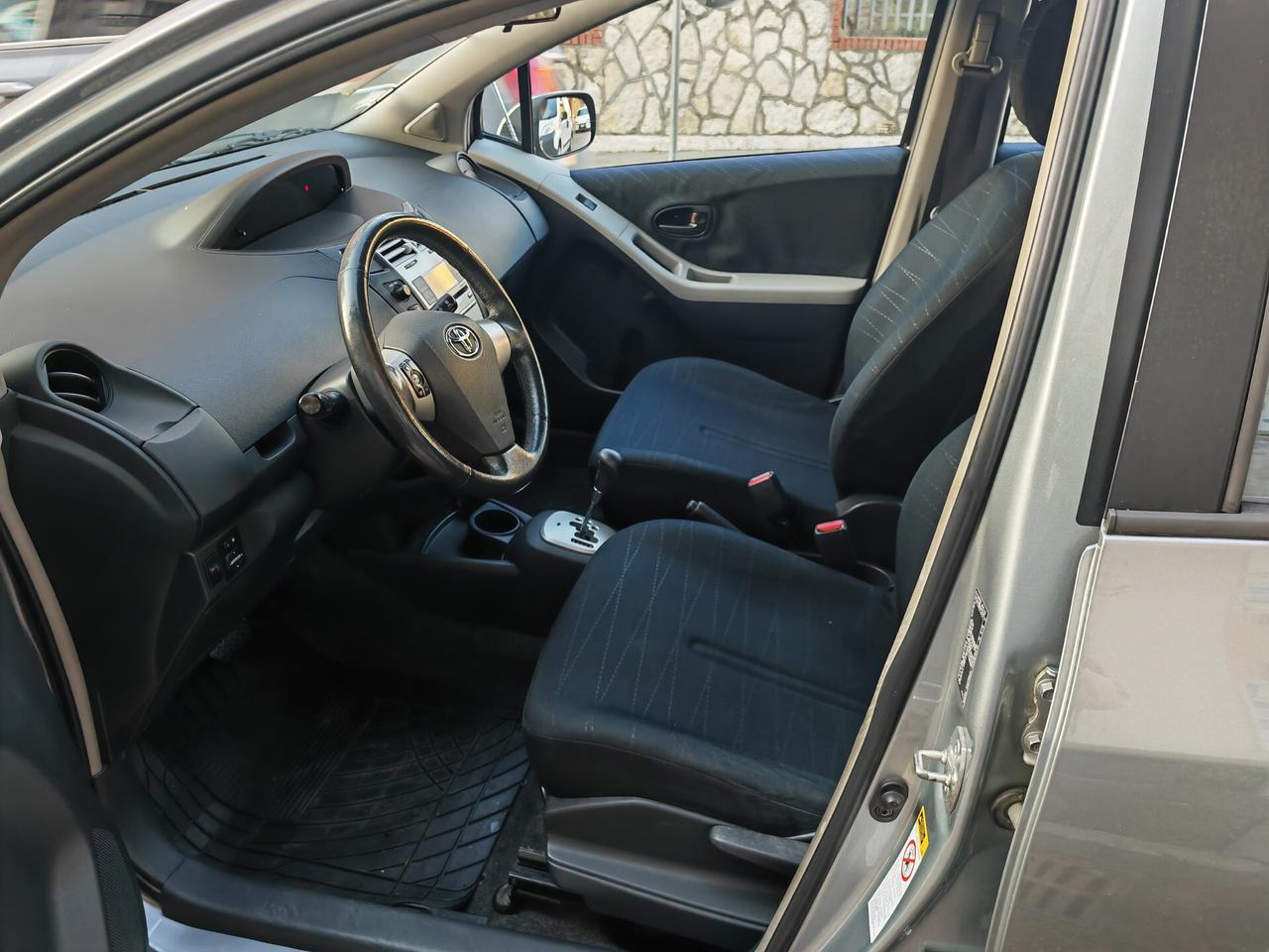 TOYOTA YARIS 1.3 BENZINA CV87 KW64 M-MT SOL