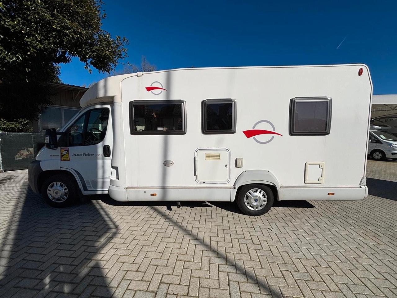 Roller Team Granduca 255P camper