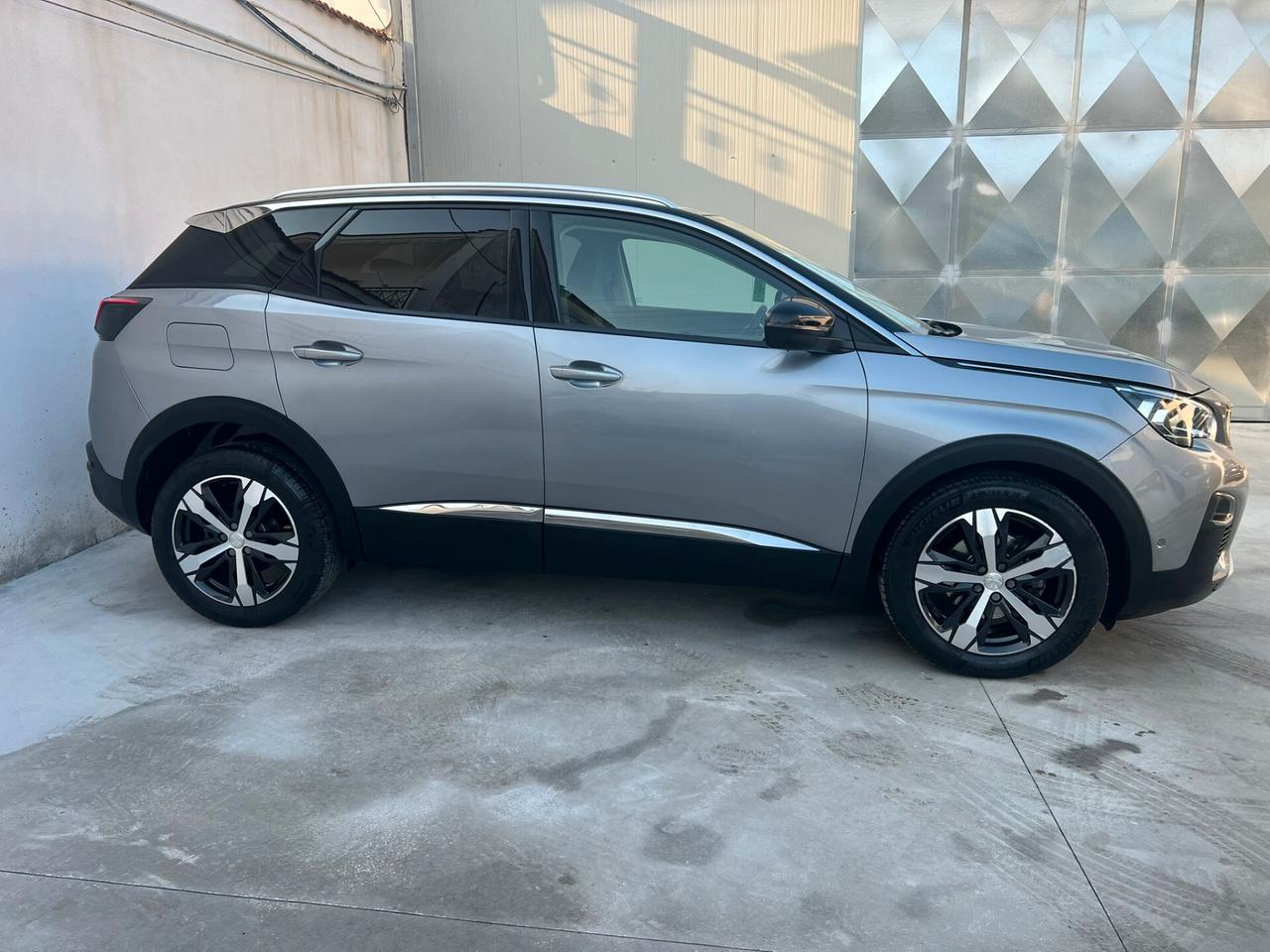 PEUGEOT 3008 1.5 BlueHDi 120CV 2018!!! ALLURE!!!