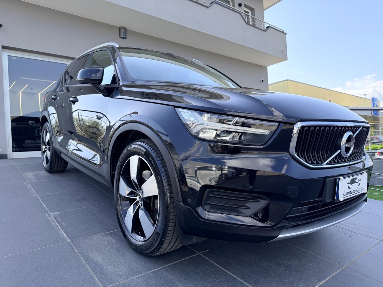 Volvo XC40 D3 AWD Geartronic Momentum in garanzia