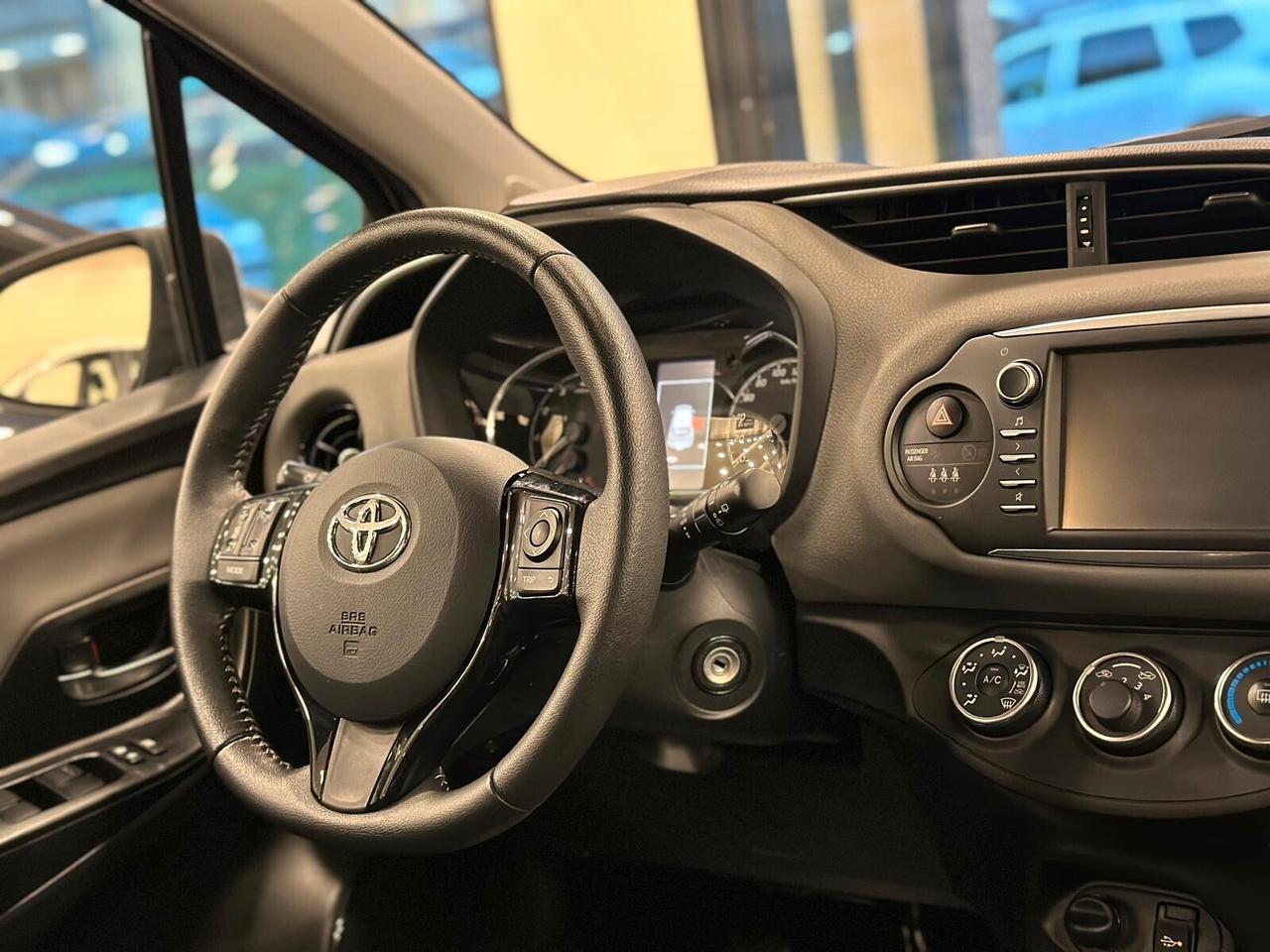 Toyota Yaris 1.5 5 porte Lounge