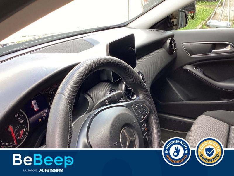 Mercedes-Benz GLA 200 D BUSINESS AUTO