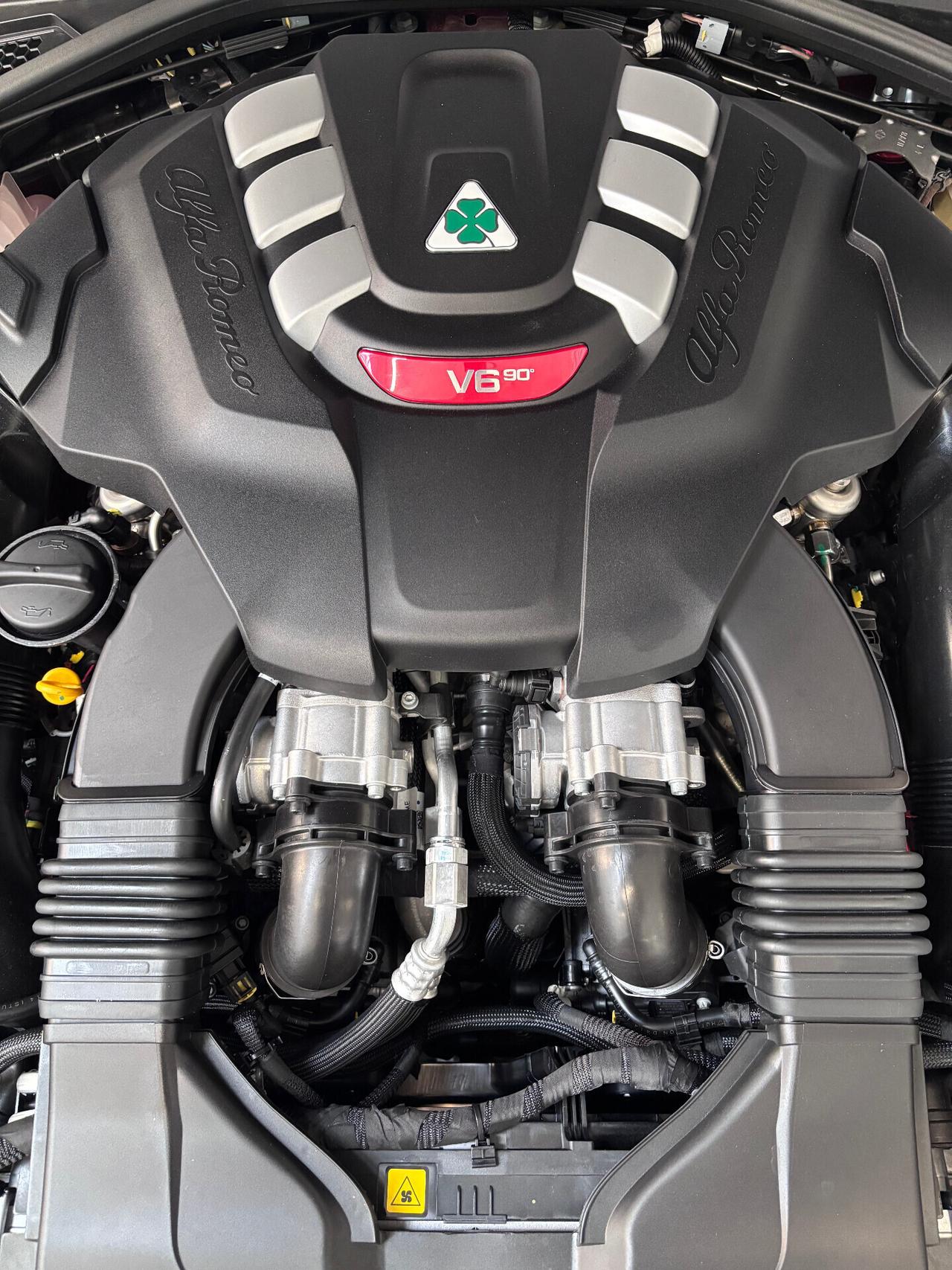Alfa Romeo Giulia 2.9 V6 Bi-Turbo AT8 Quadrifoglio