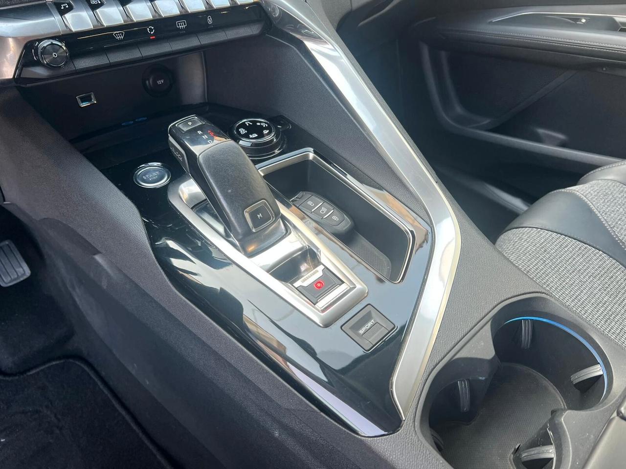 PEUGEOT 3008 1.5 BlueHDi 120CV 2018!!! ALLURE!!!