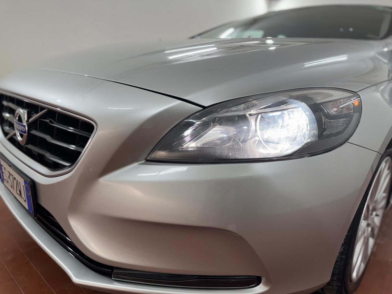 Volvo V40 D3 R-design