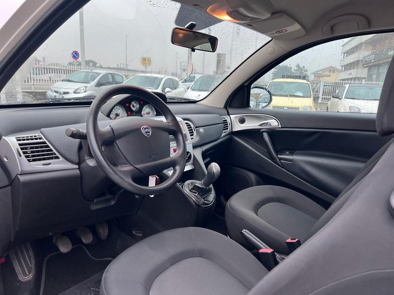 Lancia Ypsilon 1.3 MJT 75 CV Platinum