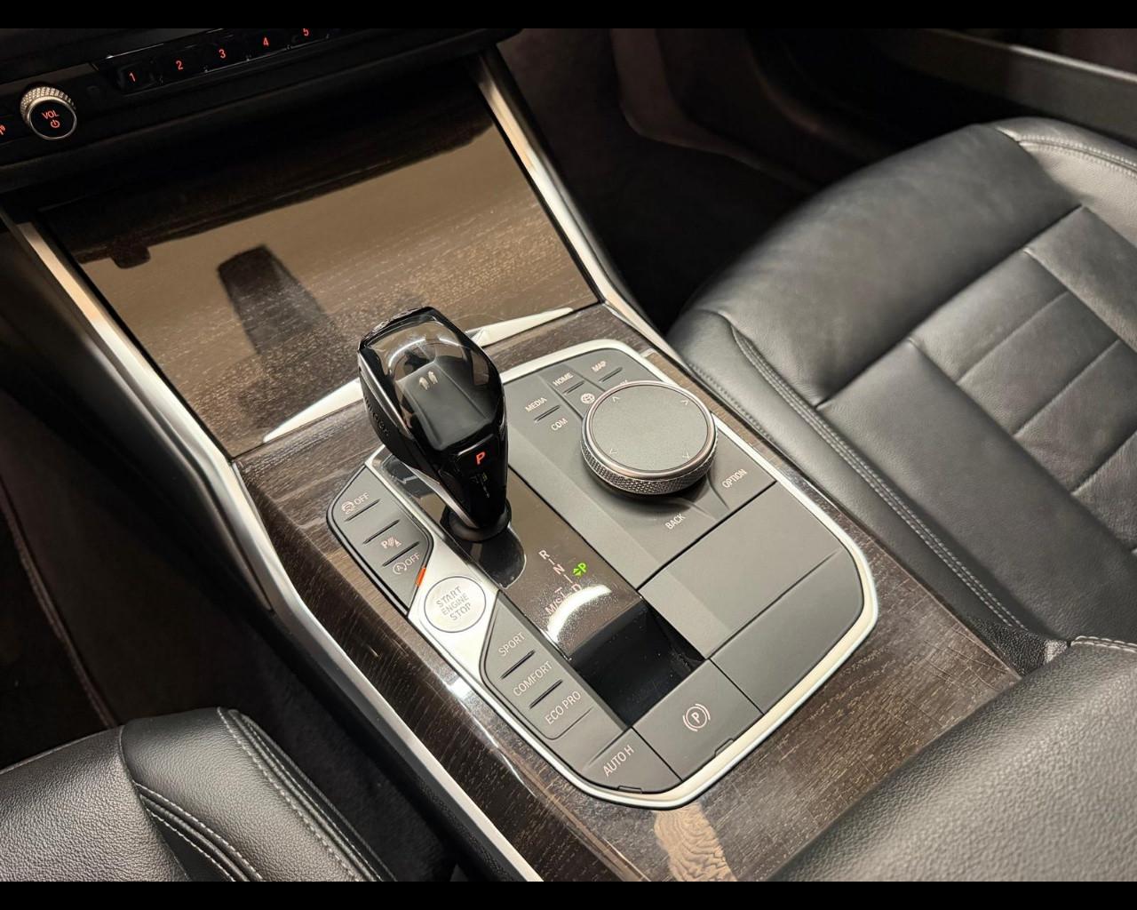 BMW Serie 3(G20/1-80/1) - 320d Luxury