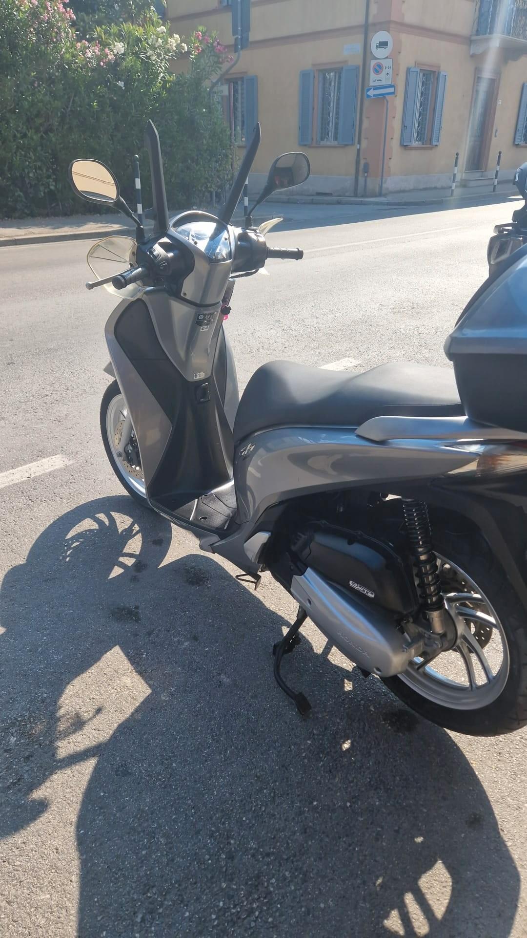 HONDA SH 125 ANNO 09/2015