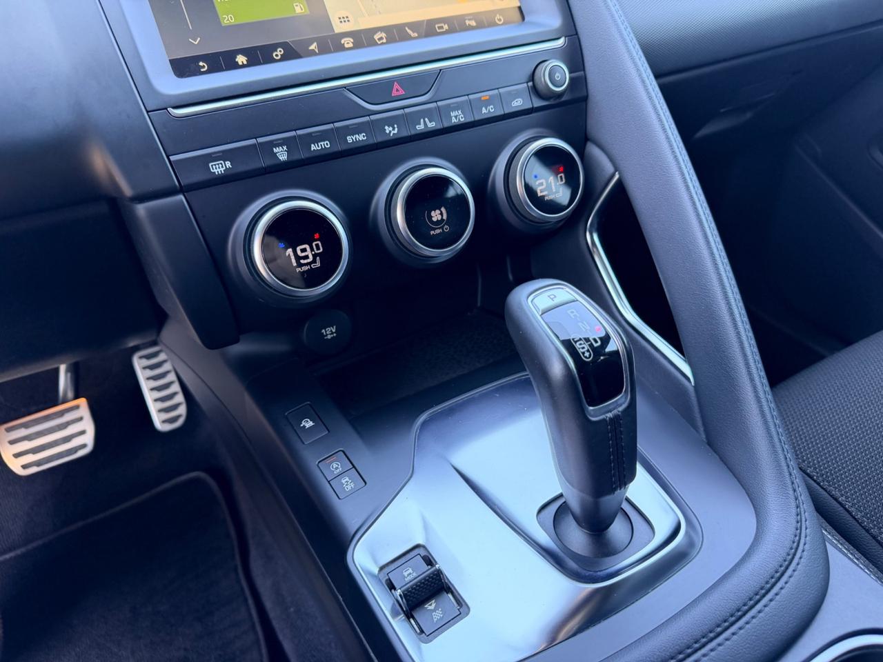 Jaguar E-Pace 2.0D 150 CV AWD aut. R-Dynamic HSE gesso