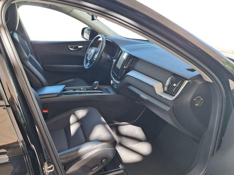 Volvo XC60 B4 197+14 CV AWD M-Hybrid Diesel Automatica Momentum