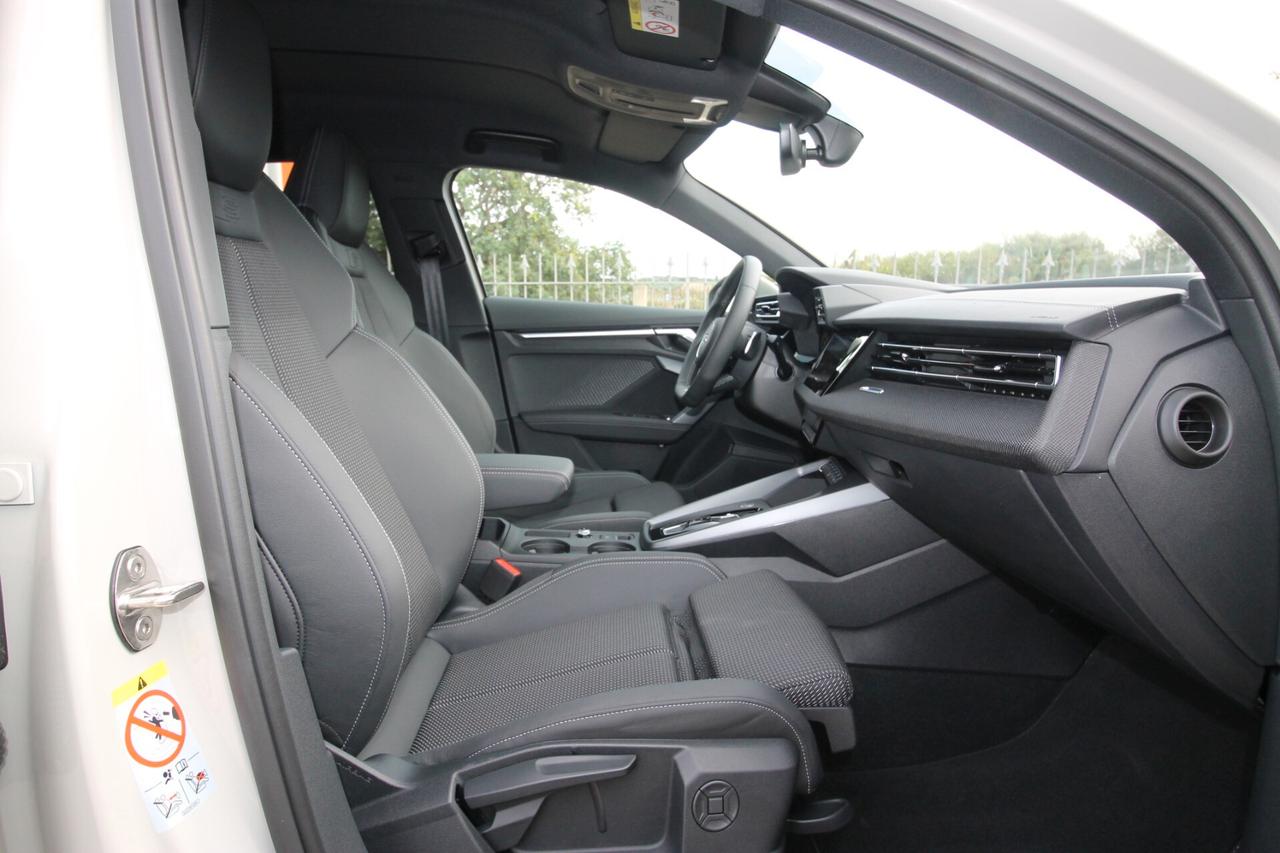Audi A3 allstreet 35 TFSI S tronic Identity Contrast 11.2025
