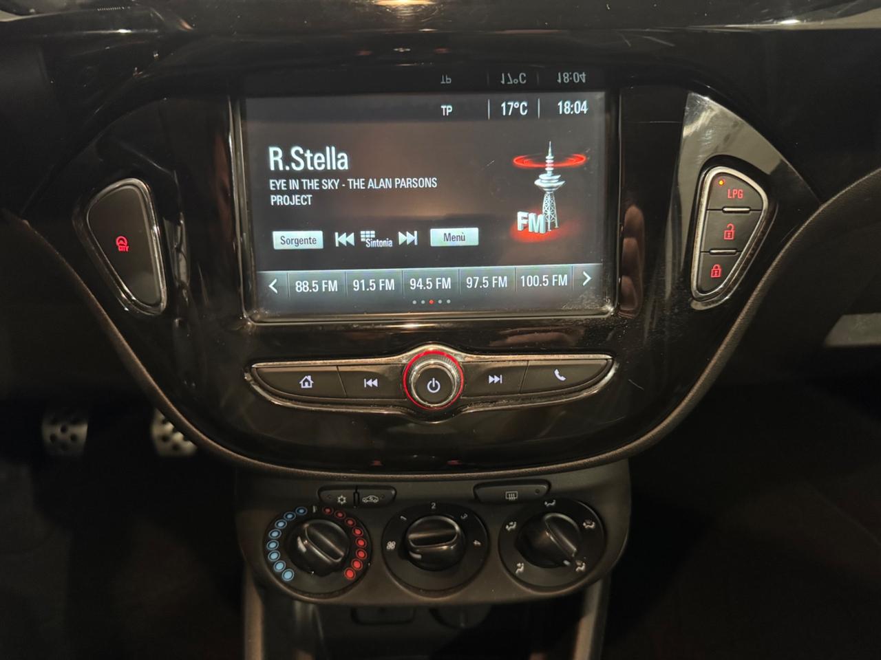 Opel Corsa 1.4 90CV GPL Tech 5 porte b-Color