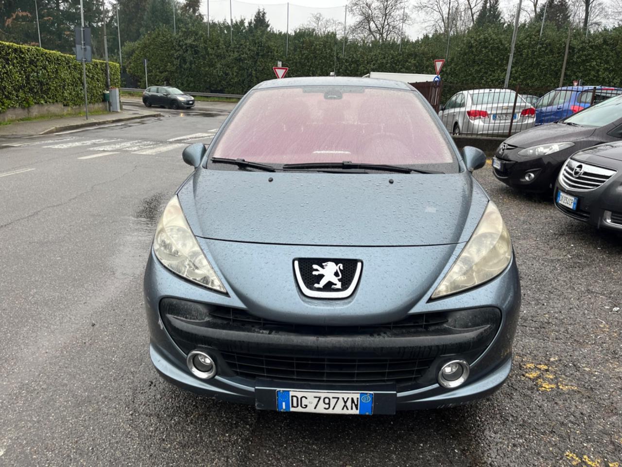 Peugeot 207 1.4 88CV 3p. ONE Line