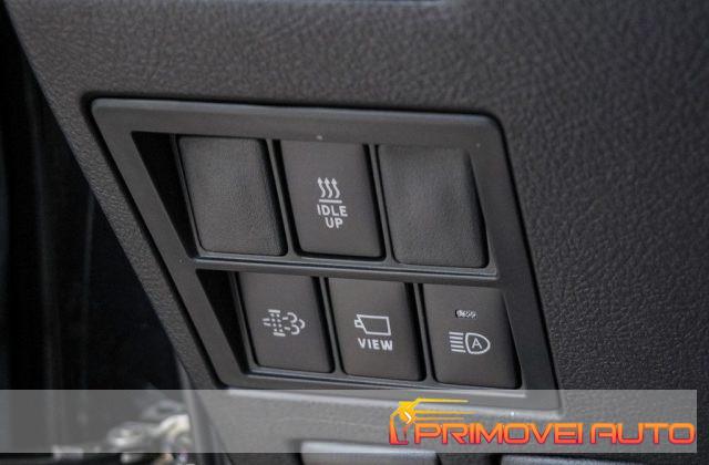 TOYOTA Hilux 2.8 D-4D A/T 4WD 4 porte Double Cab Invincible