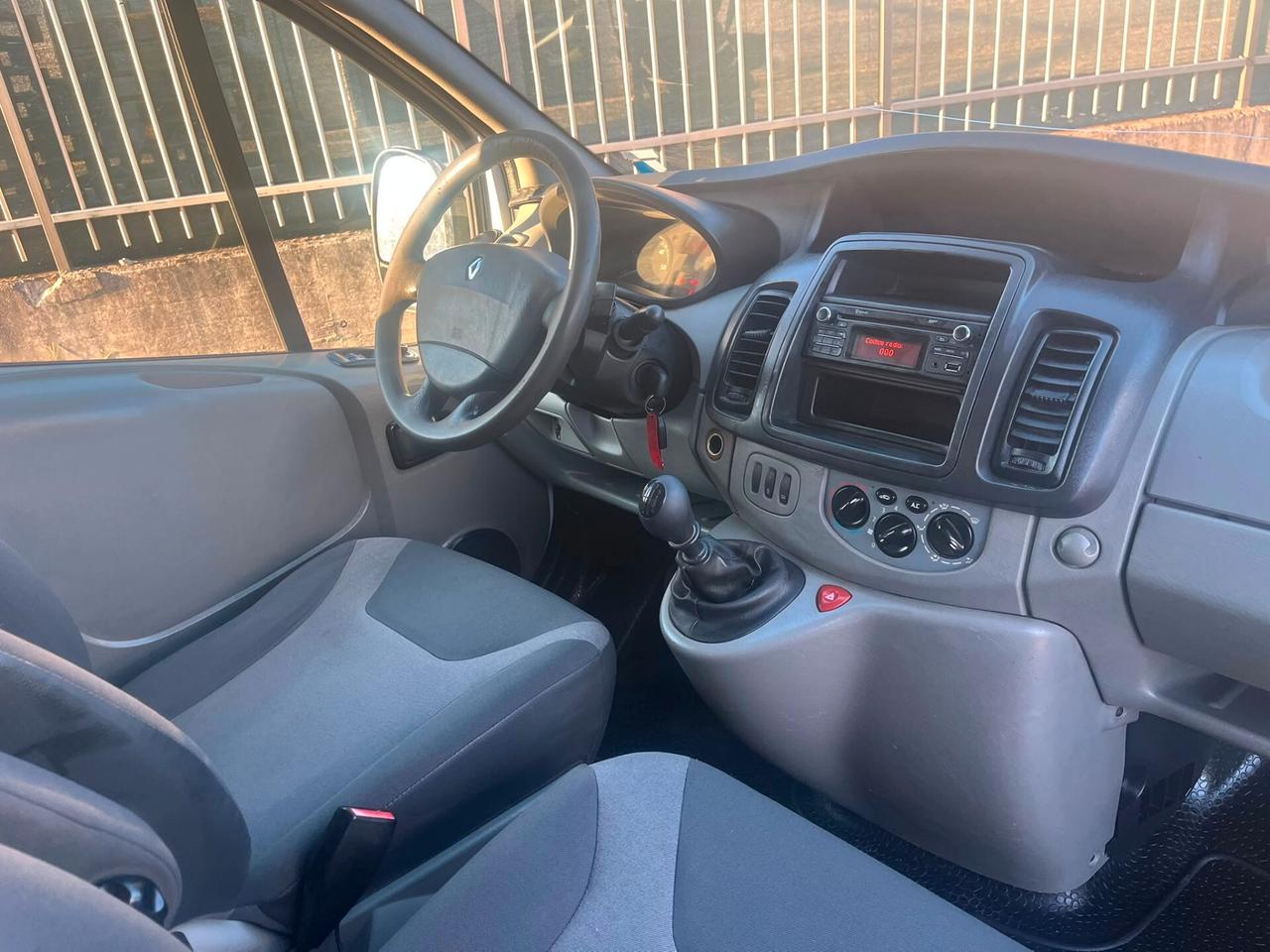 Renault trafic 2.0 dci