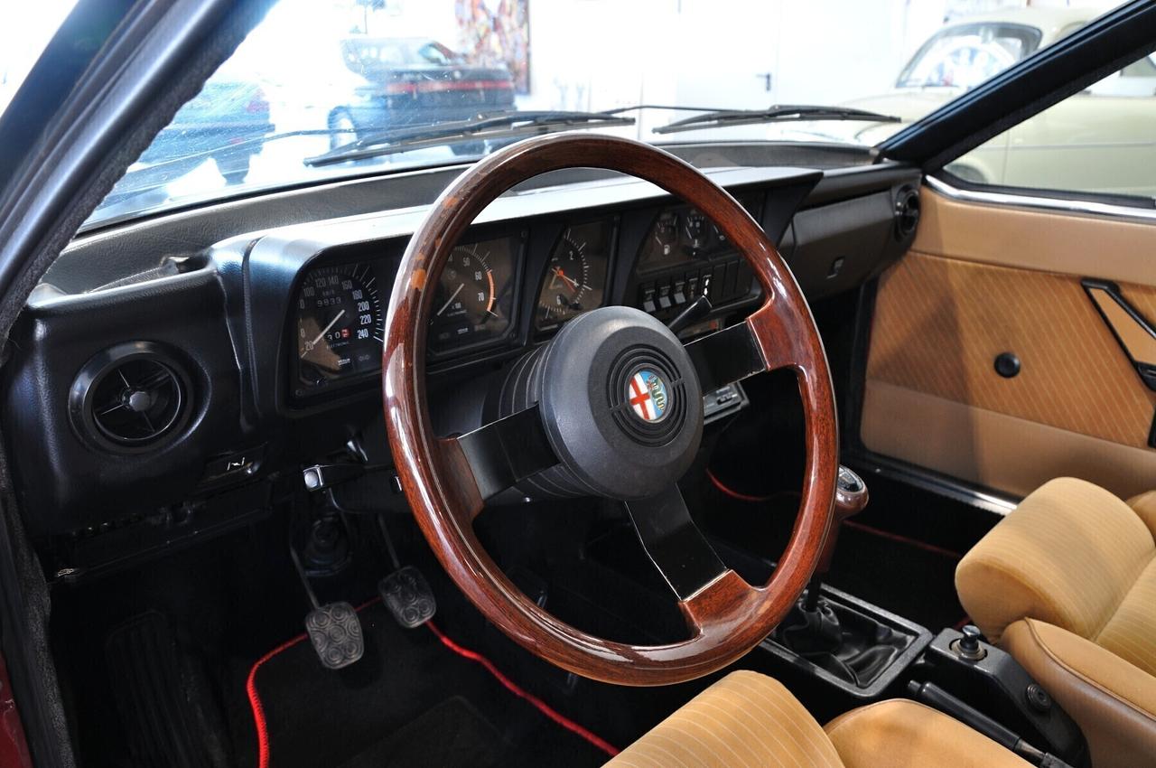 Alfa Romeo Alfetta GTV 2.0